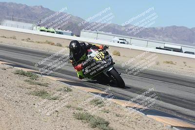 media/Oct-30-2025-Racers Edge (Thu) [[dabbdaf680]]/3-B Group/Session 3 (Turn 15 Inside)/